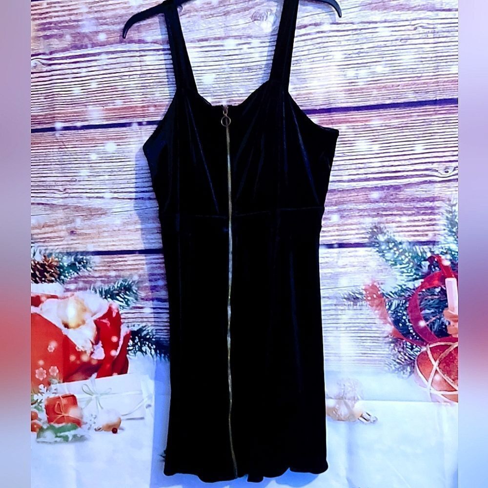 Black velvet vintage PARTY FESTIVE NEW YEARS EVE DRESS WOMEN'S M (NO BRAND TAG)